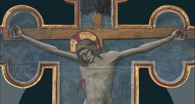 En los Museos Vaticanos el Crucifijo resucitado de los escombros