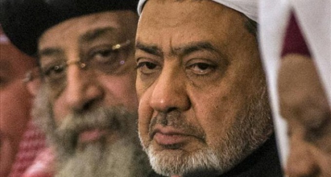 El gran imán de Al Azhar invitó a unir fuerzas contra el virus del terrorismo