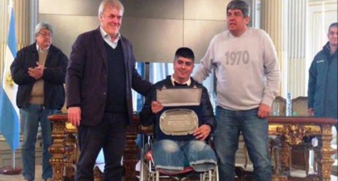 El Papa llama a un basurero argentino que perdió las piernas en un accidente laboral