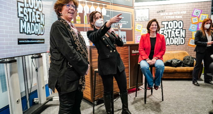 Díaz Ayuso recorre en el Día de Madrid de Fitur los estand de todos los municipios de la Comunidad para hacer hincapié en su oferta turística, gastronómica y cultural