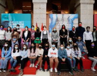 Díaz Ayuso llama a hacer un frente común de hombres y mujeres para “combatir la tiranía” en redes sociales y evitar que las jóvenes se conviertan en víctimas
