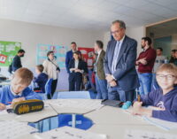 La Comunidad de Madrid crea 50 nuevas aulas de enlace para ayudar a la inserción de los alumnos refugiados de Ucrania