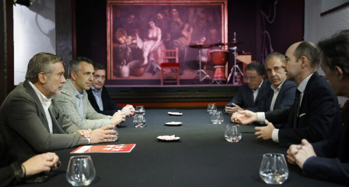 La Comunidad de Madrid amplía los horarios del sector del ocio y la restauración para potenciar la recuperación económica