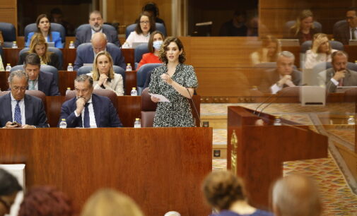 Díaz Ayuso: “No le pienso decir a los jóvenes que se fumen dos porros o que alguien les va a regalar una paga y el aprobado porque esa miseria me niego a que esté en la Comunidad de Madrid”