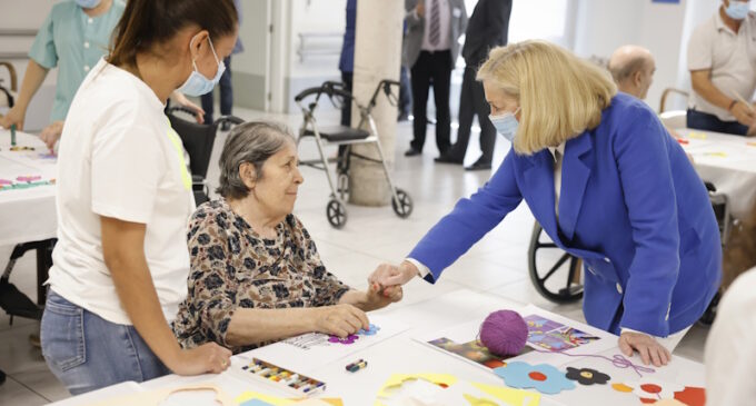 La Comunidad de Madrid favorece la estimulación cognitiva de los mayores con actividades en sus residencias públicas
