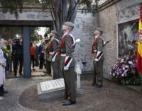 Díaz Ayuso preside la ofrenda floral a los Héroes del 2 de Mayo en el cementerio de la Florida
