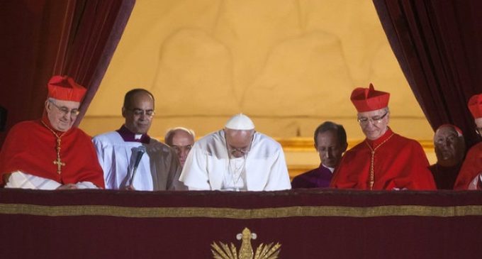 El papa Francisco elegido el 13 de marzo de 2013, en el signo de la misericordia
