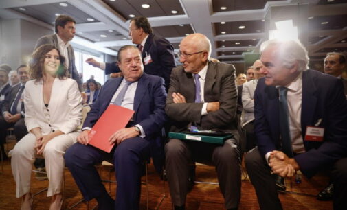Díaz Ayuso reivindica “recuperar un puente” entre Madrid y la Comunidad Valenciana que permita trabajar a los ciudadanos “en beneficio de España”