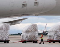 La Comunidad de Madrid recibe otro avión con 82 toneladas de material sanitario para el COVID-19