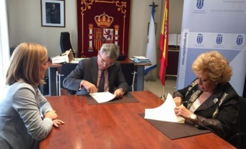 El Ayuntamiento firma un convenio con la Asociación Club Reina Sofía de Pensionistas