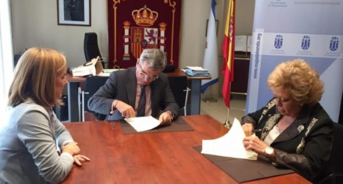 El Ayuntamiento firma un convenio con la Asociación Club Reina Sofía de Pensionistas