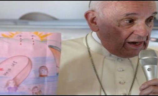 El Papa en la rueda de prensa al regreso de Lesbos: ‘Daban ganas de llorar’