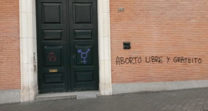 El Arzobispado manifiesta su repulsa por la aparición de pintadas a favor del aborto y contra la fe católica en la iglesia del Espíritu Santo