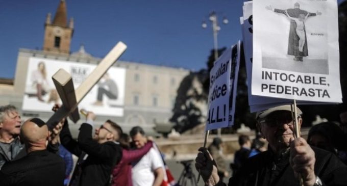 Hans Zollner: «La Iglesia tiene bellísimas palabras contra los abusos, pero no las aplica»