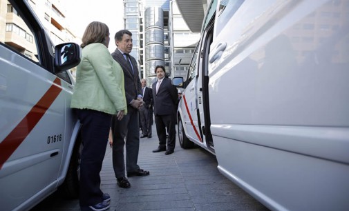 En Madrid ya circulan los primeros 10 taxis de hasta nueve plazas