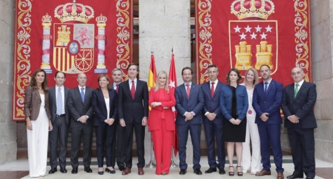 Cifuentes preside la toma de posesión de los nuevos altos cargos del Gobierno regional