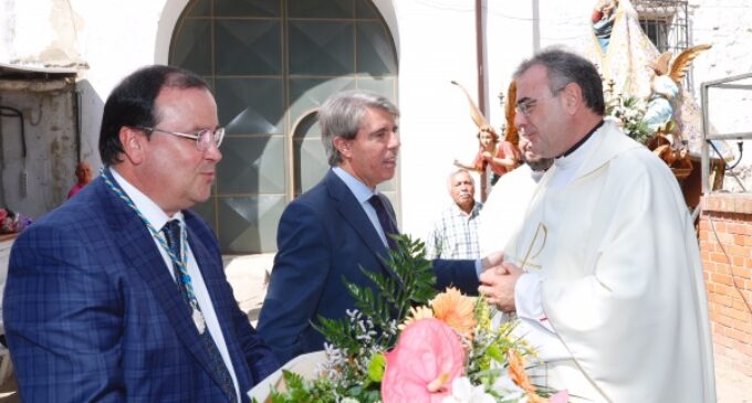 Ángel Garrido asiste a la Misa de Campaña en honor a la Virgen de la Torre